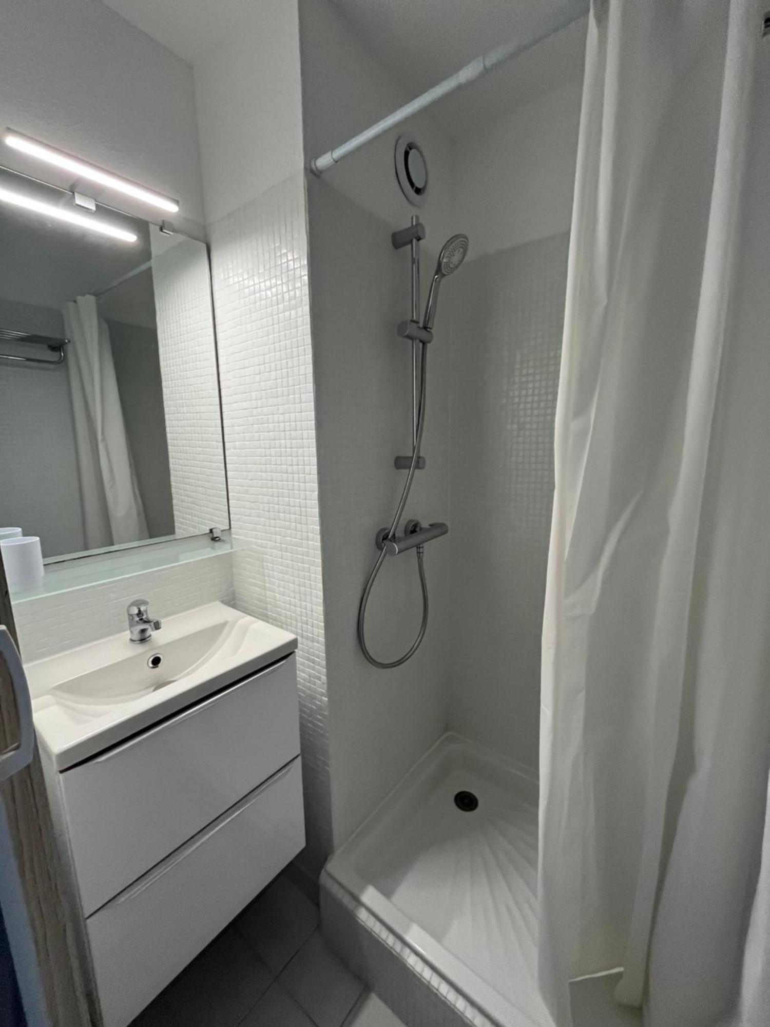 Appartement 2 Pieces + Cabine, 6 Couchages Льо Гро-дю-Роа Екстериор снимка